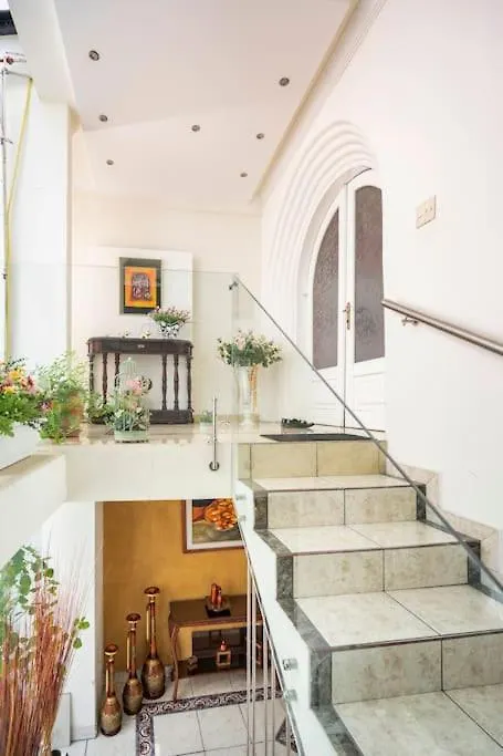 Luxury Home Quito 0*,