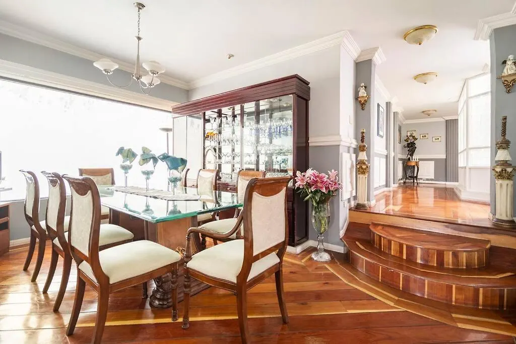 Homestay Luxury Home Quito